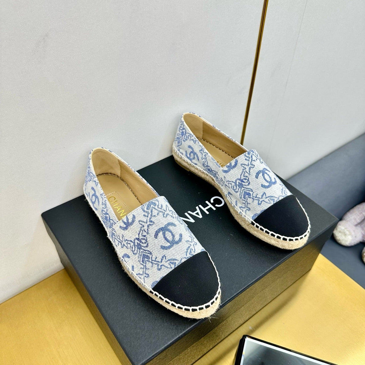 CHANEL ESPADRILLES PLATFORM IN BLUE MIX BLACK FABRIC